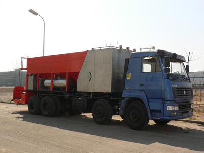 <b>稀浆封层机</b>